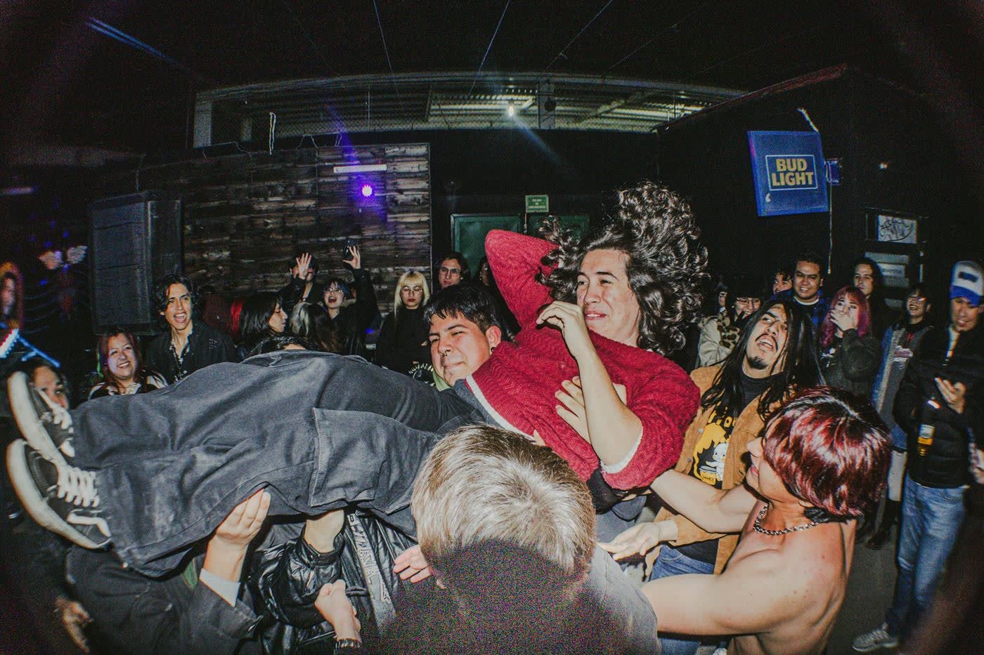 Público en un show de Honey Pot!