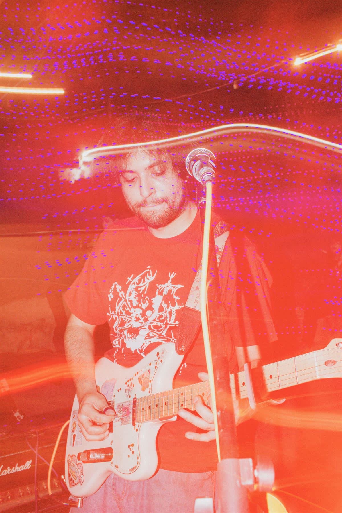 Vocalista de Honey Pot! en vivo