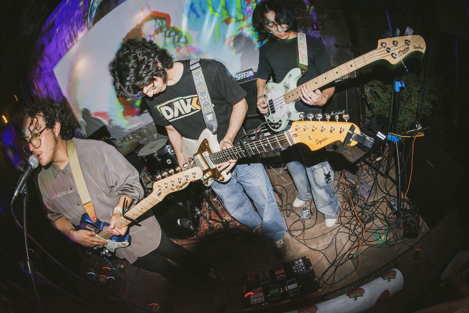 Honey Pot! tocando en vivo